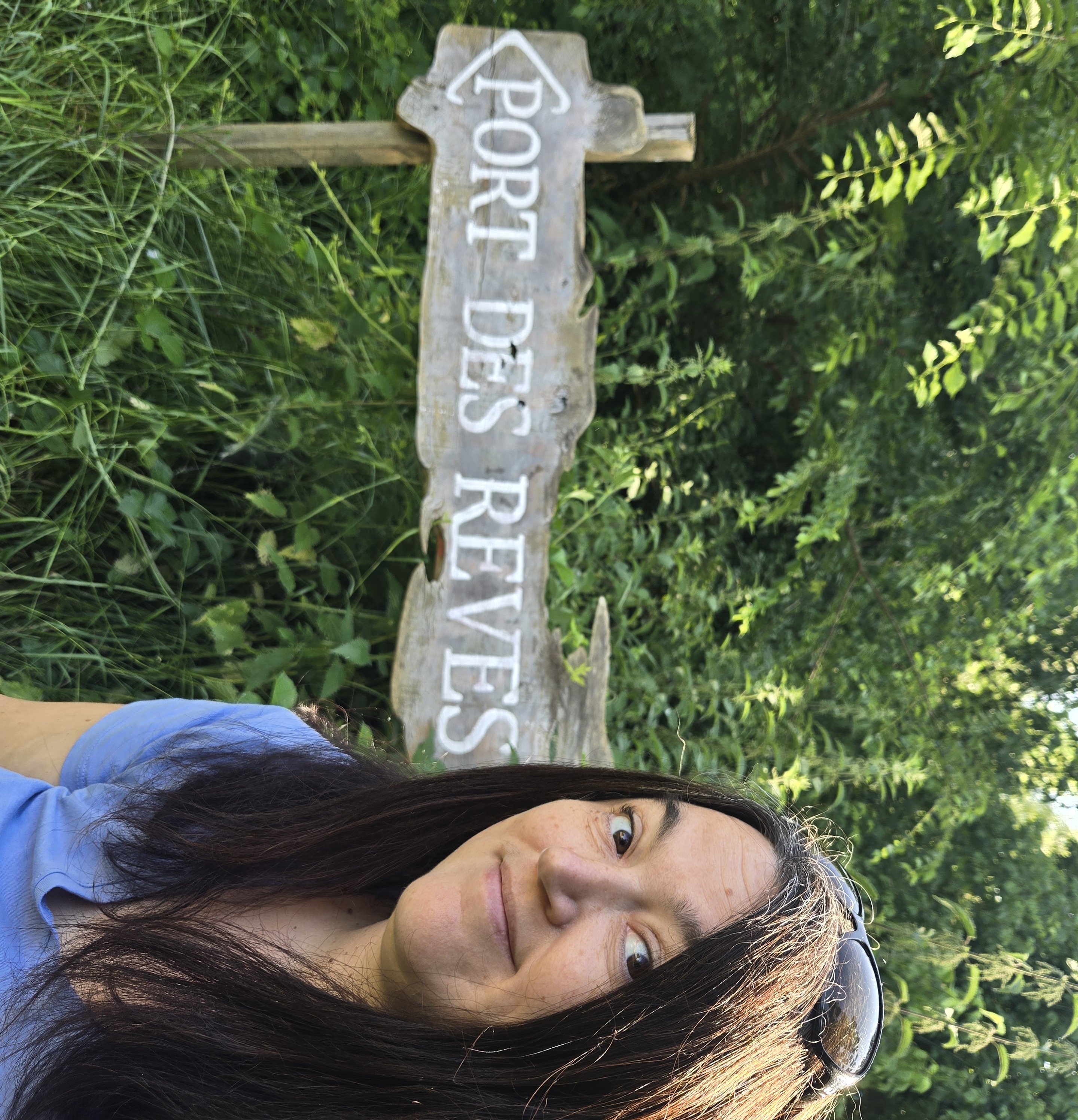 Gaëlle Laporte, coach bien-être à Lagruère (Lot-et-Garonne), vous accueille au Port des Rêves, lieu symbolique de reconnexion à soi. Ici commence le chemin vers plus de sens, de calme et de clarté intérieure.  🌿 Coaching post burn-out, en pleine nature ou en ligne.  Une invitation à re-découvrir d’où l’on vient, pour savoir où l’on va.